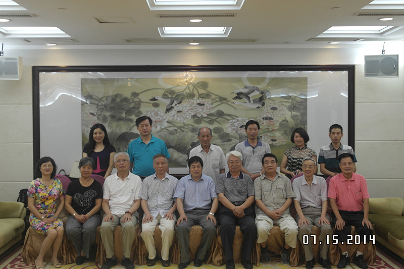 广东省图书文化信息协会名誉会长、专家顾问等欢聚一堂共商发展大计